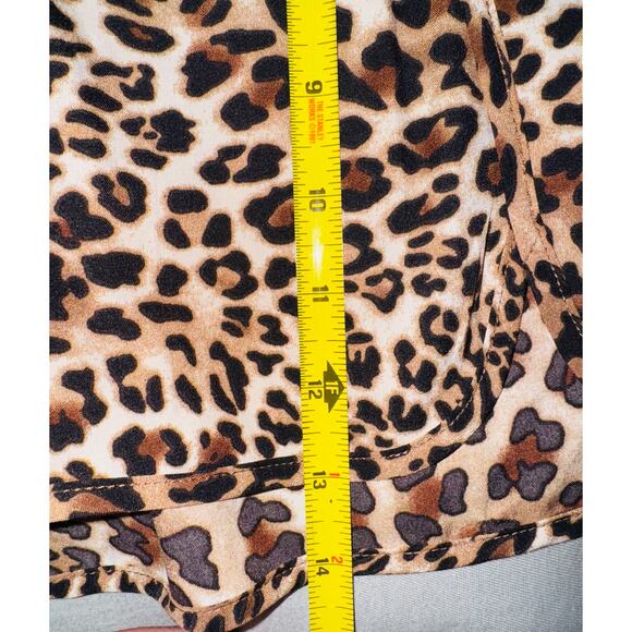 NEW IN Leapord Print Activewear Shorts in‎ Mocha size Small NEW - Picture 5 of 9